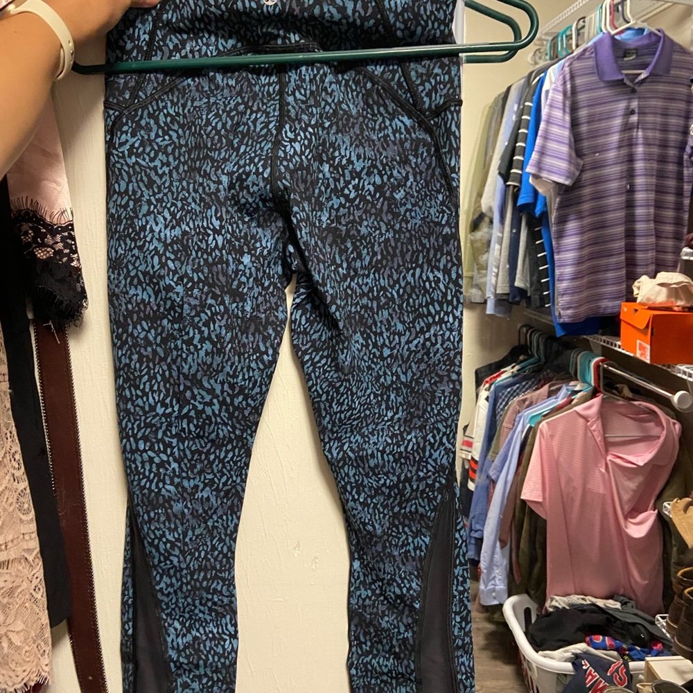 Leopard pattern lululemon leggings sz 6